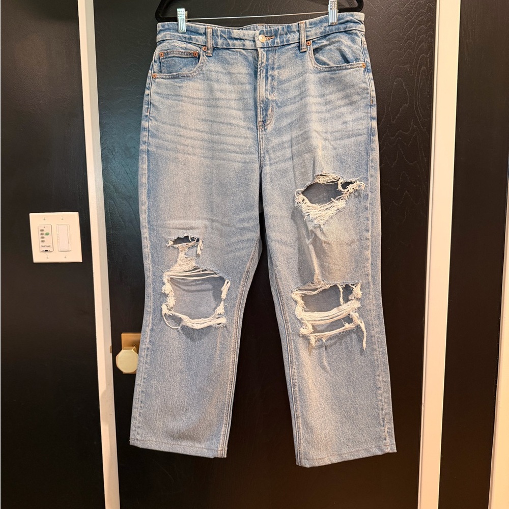 American Eagle Boyfriend Light Wash Distressed Ripped Jeans - Size 16